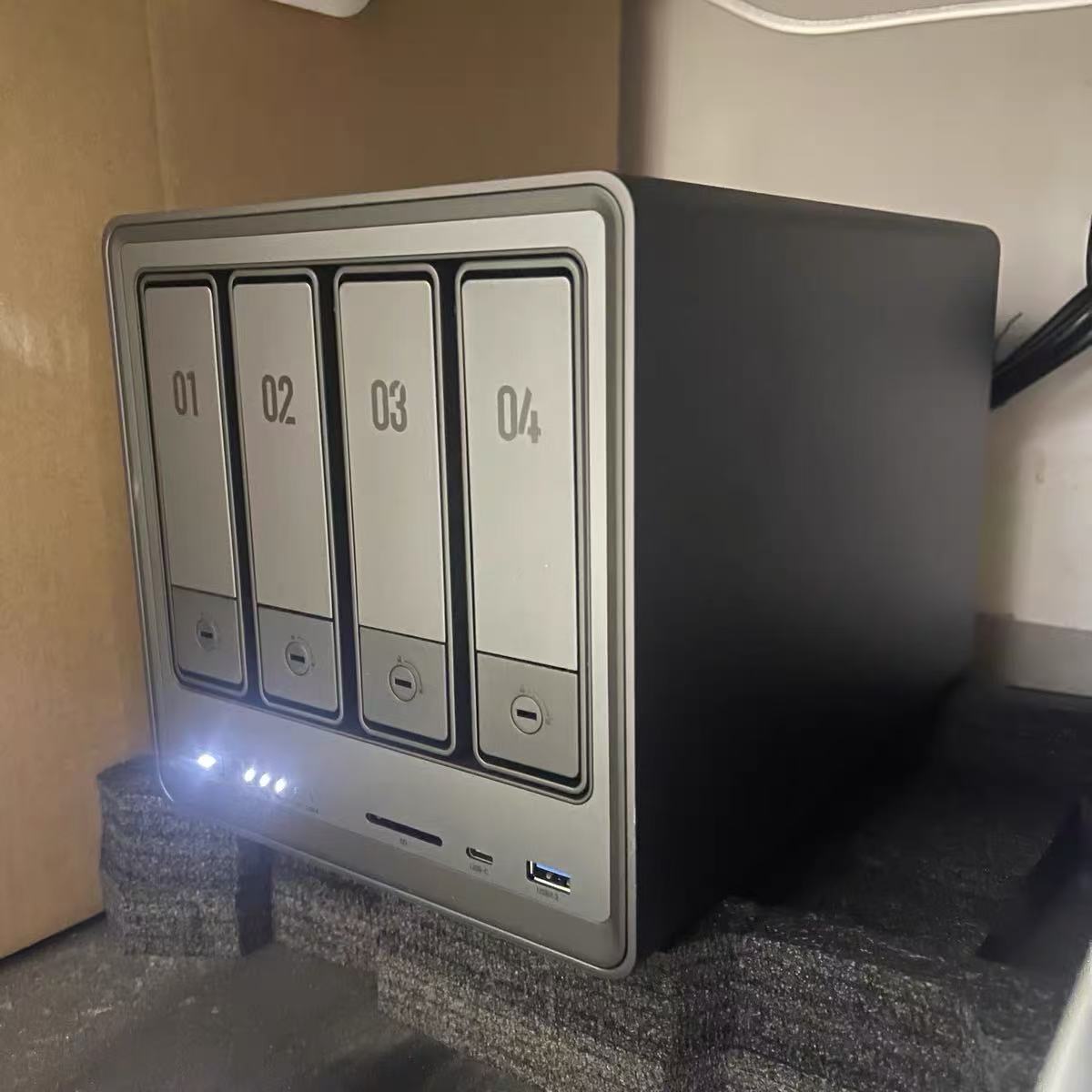 TLF Ugreen DXP4800 Plus 4-Bay  - Ddr5 8Gb 评论和价格