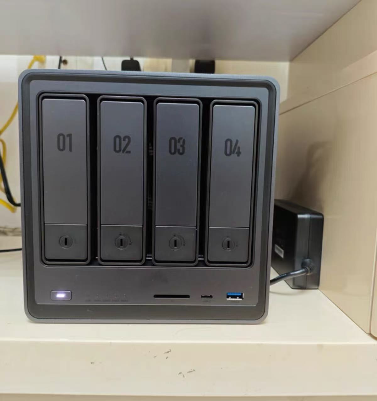 TLF Ugreen DXP4800 Plus 4-Bay  - Ddr5 8Gb 评论和价格